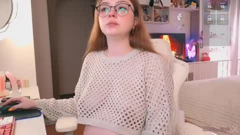 Snapshot of elisejays chatting on October 21, 2025, 11:33 am Elise    online show from October 21, 2025, 11:33 am