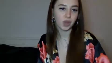 Elizabet 18 online show from February 24, 2025, 5:43 am