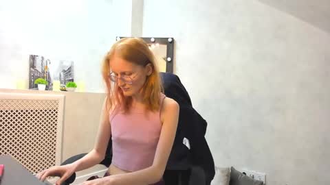 Snapshot of elizabeth_harpper chatting on February 10, 2025, 2:05 pm Elizabeth online show from February 10, 2025, 2:05 pm