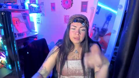 Elizabeth Martinez online show from October 7, 2025, 7:22 pm