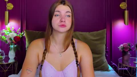 Snapshot of ellamaison chatting on October 12, 2025, 5:17 am Ella online show from October 12, 2025, 5:17 am