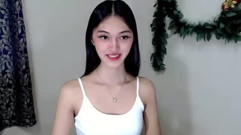 Snapshot of ellamiller69 chatting on October 10, 2025, 11:48 pm ELLA online show from October 10, 2025, 11:48 pm