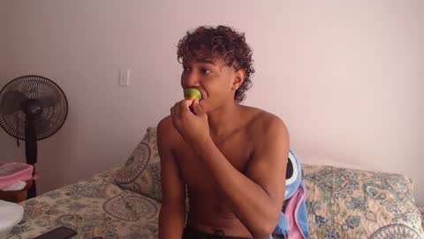 Snapshot of ellie_andy19 chatting on December 6, 2024, 5:55 pm kev  dani online show from December 6, 2024, 5:55 pm