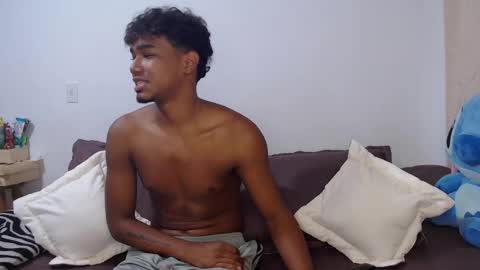 Snapshot of ellie_andy19 chatting on February 17, 2025, 3:15 am kev  dani online show from February 17, 2025, 3:15 am