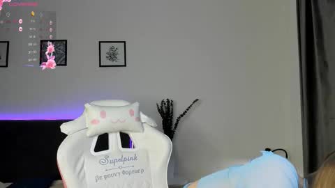 Snapshot of elliedi chatting on October 20, 2025, 9:15 pm elliedi online show from October 20, 2025, 9:15 pm