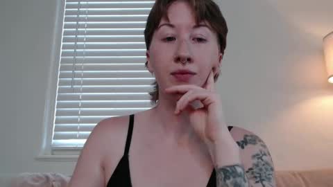 Snapshot of ellierowyn chatting on October 4, 2025, 8:51 pm Ellie Rowyn online show from October 4, 2025, 8:51 pm