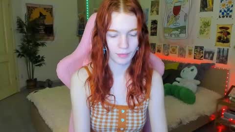 Snapshot of elly_milas chatting on March 6, 2025, 8:41 am Elly     Fansly  online show from March 6, 2025, 8:41 am