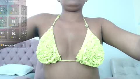 Snapshot of elly_willis chatting on December 12, 2024, 10:42 pm Elly online show from December 12, 2024, 10:42 pm