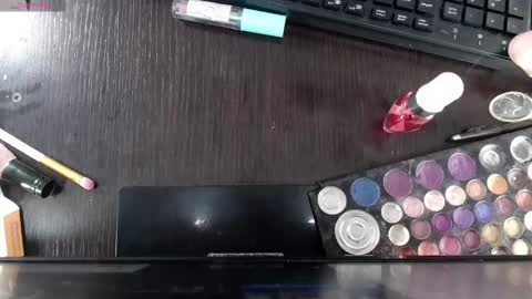 Snapshot of elly_willis chatting on December 24, 2024, 3:49 am Elly online show from December 24, 2024, 3:49 am