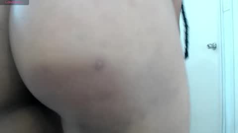 Snapshot of elly_willis chatting on December 27, 2024, 2:58 am Elly online show from December 27, 2024, 2:58 am