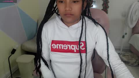 Snapshot of elly_willis chatting on December 30, 2024, 11:26 am Elly online show from December 30, 2024, 11:26 am