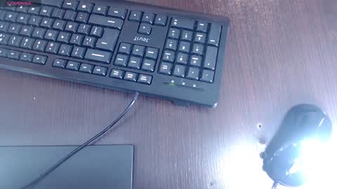 Snapshot of elly_willis chatting on December 31, 2024, 1:08 pm Elly online show from December 31, 2024, 1:08 pm