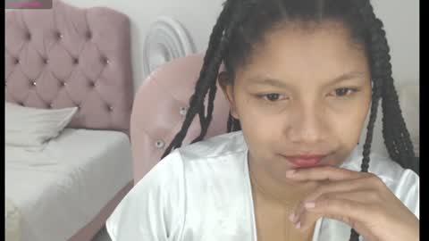 Snapshot of elly_willis chatting on January 1, 2025, 10:13 pm Elly online show from January 1, 2025, 10:13 pm