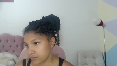 Snapshot of elly_willis chatting on January 2, 2025, 8:57 pm Elly online show from January 2, 2025, 8:57 pm