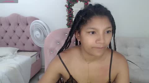 Snapshot of elly_willis chatting on January 3, 2025, 3:55 pm Elly online show from January 3, 2025, 3:55 pm