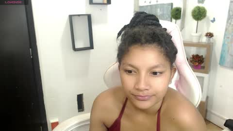 Snapshot of elly_willis chatting on February 17, 2025, 3:36 am Elly online show from February 17, 2025, 3:36 am