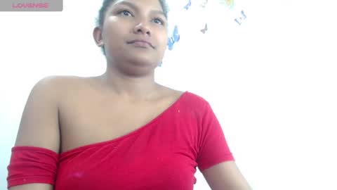 Snapshot of elly_willis chatting on March 3, 2025, 11:56 pm Elly online show from March 3, 2025, 11:56 pm