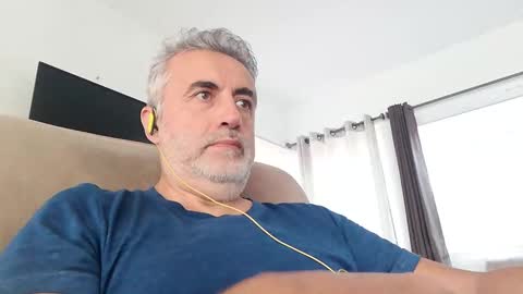 Snapshot of elmejorfvb2 chatting on March 9, 2025, 2:21 pm fer online show from March 9, 2025, 2:21 pm