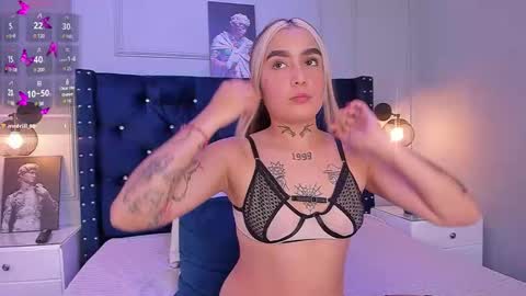 Snapshot of elodie_walker chatting on January 21, 2025, 2:26 pm Elodie  online show from January 21, 2025, 2:26 pm