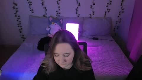 Snapshot of elovinora chatting on November 10, 2025, 7:13 pm Ela give me a thumbs up if you like it and this is important for the development of the account online show from November 10, 2025, 7:13 pm