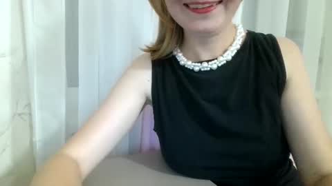 Snapshot of elsamartinez22 chatting on October 3, 2025, 4:15 pm ElsaMartinez22 online show from October 3, 2025, 4:15 pm