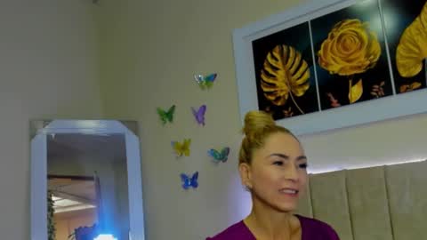 Snapshot of ema_garciaa chatting on September 22, 2025, 1:35 pm ema garcia  online show from September 22, 2025, 1:35 pm
