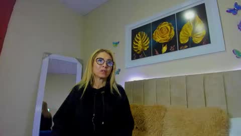 Snapshot of ema_garciaa chatting on September 26, 2025, 11:03 am ema garcia  online show from September 26, 2025, 11:03 am