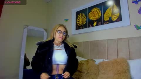 Snapshot of ema_garciaa chatting on October 5, 2025, 11:52 am ema garcia  online show from October 5, 2025, 11:52 am