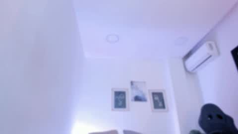 Snapshot of emelie_89 chatting on October 21, 2025, 12:17 pm emelie_89 online show from October 21, 2025, 12:17 pm