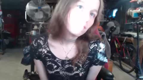 Emerald online show from October 27, 2025, 7:07 pm