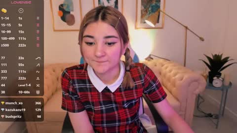 Snapshot of emi_joy chatting on January 22, 2025, 6:41 pm Emily follow me online show from January 22, 2025, 6:41 pm