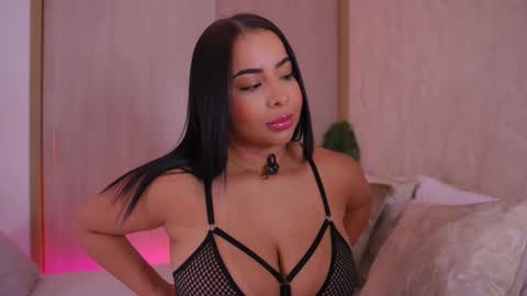 Snapshot of emiily_bell chatting on September 15, 2025, 8:20 pm    online show from September 15, 2025, 8:20 pm