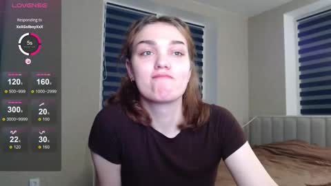 Snapshot of emiliarhodes chatting on October 23, 2025, 10:19 pm Emi online show from October 23, 2025, 10:19 pm