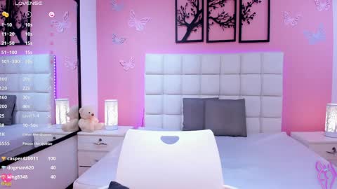 Snapshot of emily_roux chatting on January 10, 2025, 6:09 am EMILY online show from January 10, 2025, 6:09 am