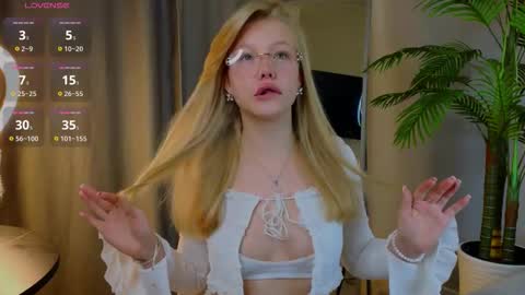 Snapshot of emily_shepard chatting on September 23, 2025, 2:25 am emily shepard online show from September 23, 2025, 2:25 am