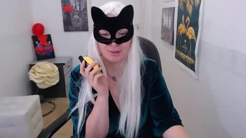 Snapshot of emily_york18 chatting on February 13, 2025, 1:15 pm Emily online show from February 13, 2025, 1:15 pm