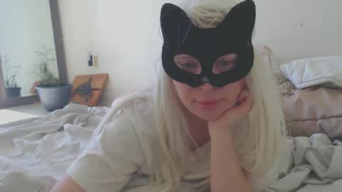 Snapshot of emily_york18 chatting on September 22, 2025, 8:11 pm Emily online show from September 22, 2025, 8:11 pm