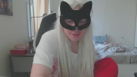 Snapshot of emily_york18 chatting on October 10, 2025, 8:19 pm Emily online show from October 10, 2025, 8:19 pm