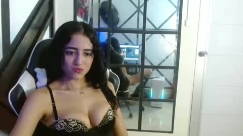 Snapshot of emily_zc1 chatting on September 12, 2025, 3:28 am EMILY  online show from September 12, 2025, 3:28 am