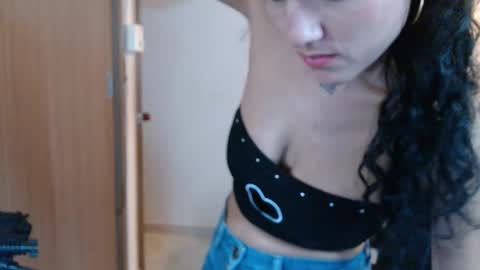 Snapshot of emily_zc1 chatting on October 7, 2025, 7:55 pm EMILY  online show from October 7, 2025, 7:55 pm
