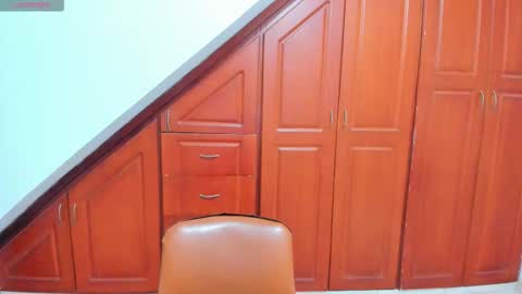 Snapshot of emily_zc1 chatting on October 20, 2025, 7:58 pm EMILY  online show from October 20, 2025, 7:58 pm