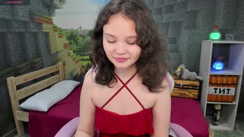 Snapshot of emilychaves chatting on September 15, 2025, 5:57 pm Emilyhaves online show from September 15, 2025, 5:57 pm