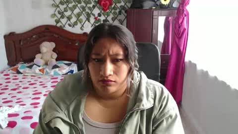 Snapshot of emilylove14 chatting on December 27, 2024, 7:35 pm Emily Cortez online show from December 27, 2024, 7:35 pm