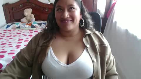 Snapshot of emilylove14 chatting on December 29, 2024, 8:15 pm Emily Cortez online show from December 29, 2024, 8:15 pm