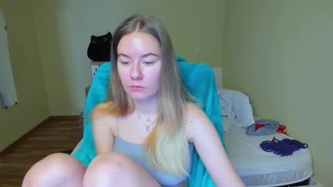 Snapshot of emilyy____ chatting on February 28, 2025, 9:58 am Emily online show from February 28, 2025, 9:58 am