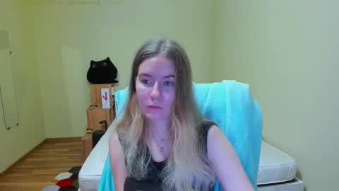 Snapshot of emilyy____ chatting on March 10, 2025, 6:45 pm Emily online show from March 10, 2025, 6:45 pm