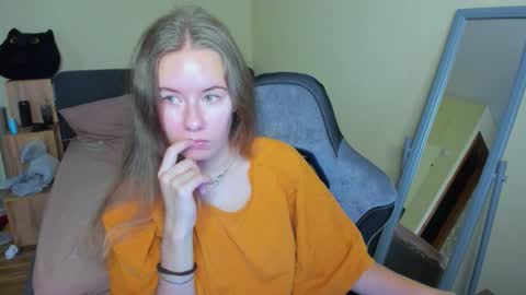 Snapshot of emilyy____ chatting on September 20, 2025, 9:10 am Emily online show from September 20, 2025, 9:10 am