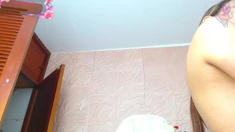 emilyzans07 online show from October 19, 2025, 7:36 pm