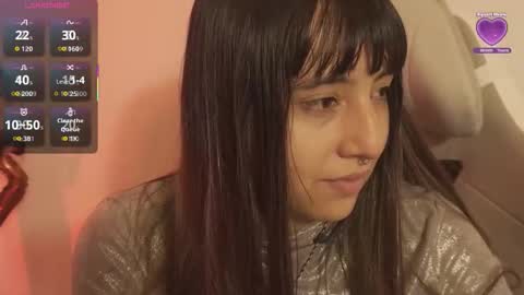 Snapshot of emitaa17228 chatting on October 17, 2025, 8:33 pm emma online show from October 17, 2025, 8:33 pm