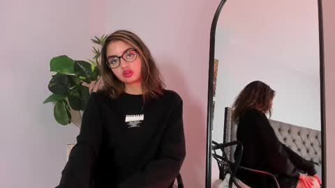 Snapshot of emma_bloom__ chatting on January 23, 2025, 4:04 pm Emma Bloom online show from January 23, 2025, 4:04 pm